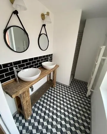 Duplex Proche Gare Vue Tour Perret Avec Parking Gratuit Apartment Amiens Exterior photo